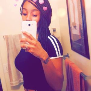 Meet your Posher, Chloe